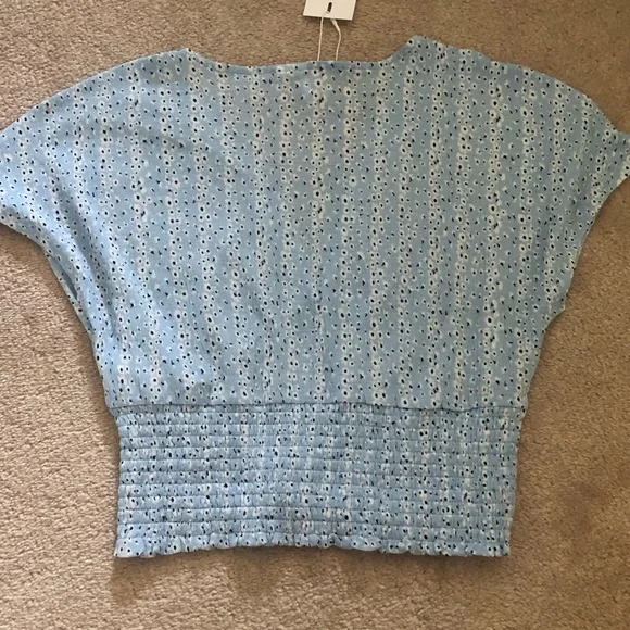 ONLY blue top - Picture 7 of 8